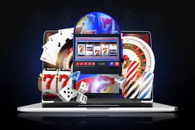 luckyapp Slots ကစားနည်း Spin ခတ်ကာ ရလဒ်စစ်ဆေးနေသောမြင်ကွင်း